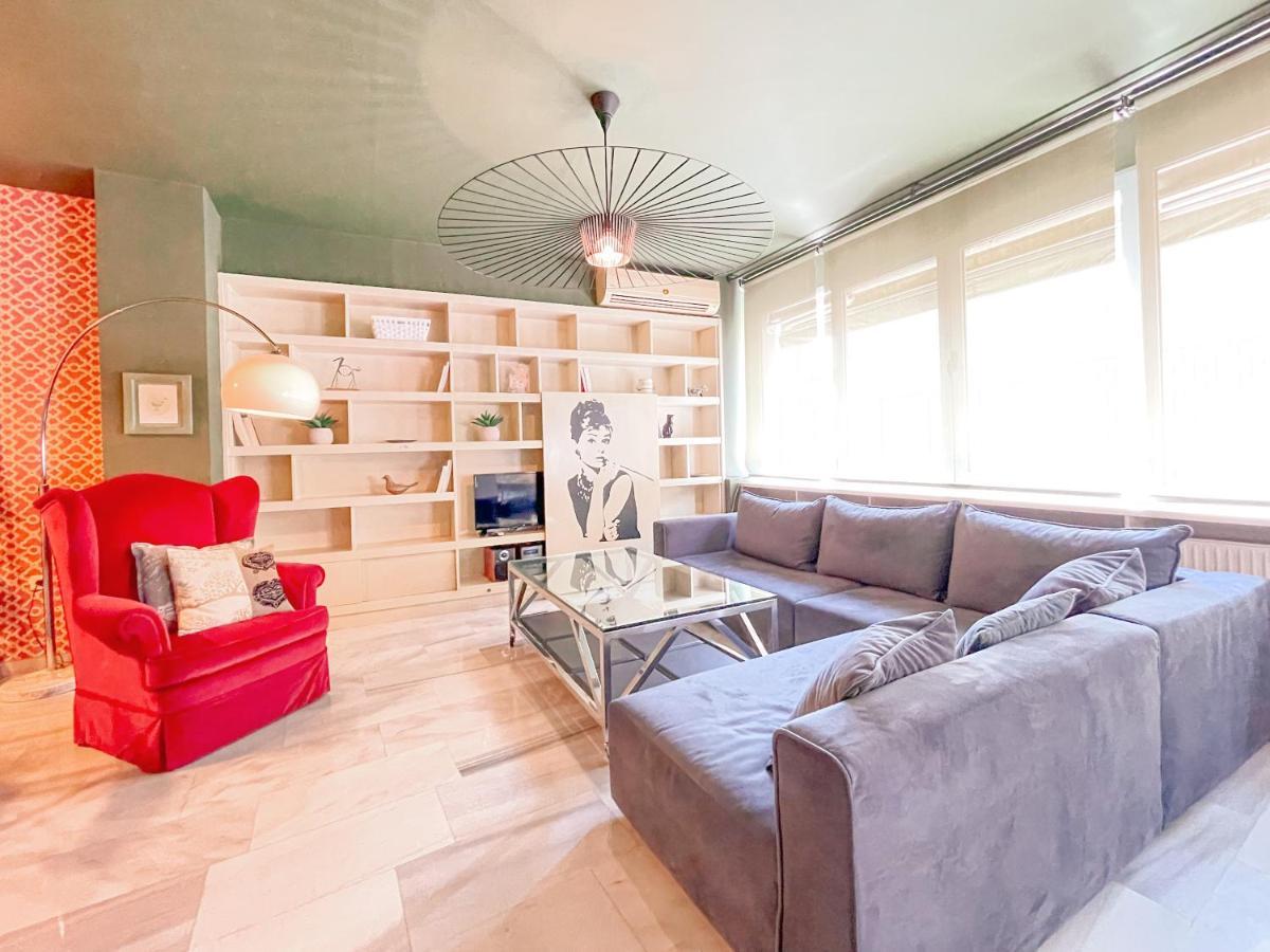 Loft 1 Bedroom Apartment In The Heart Of Афины Экстерьер фото