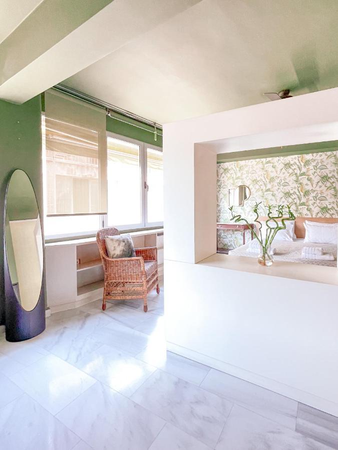 Loft 1 Bedroom Apartment In The Heart Of Афины Экстерьер фото