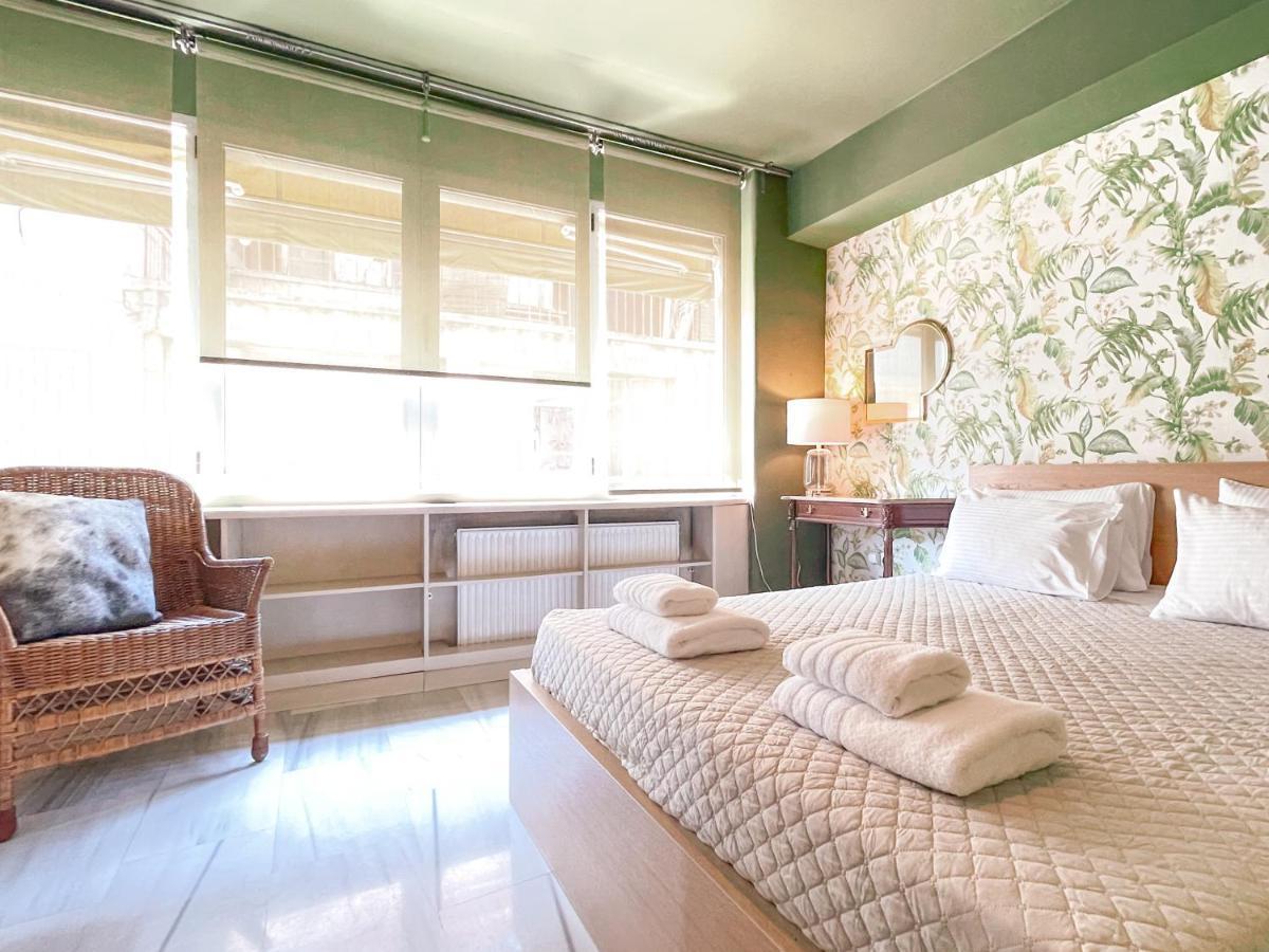 Loft 1 Bedroom Apartment In The Heart Of Афины Экстерьер фото
